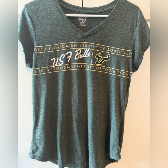 Rivalry Threads Women's USF South Florida Bulls V-Neck Tee size Medium - Picture 1 of 6